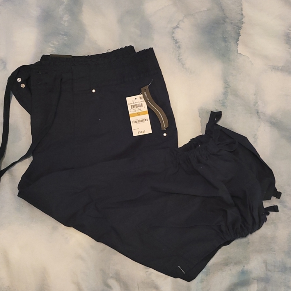 NWT INC Curvy Fit Navy Cargo Capris, Size 14